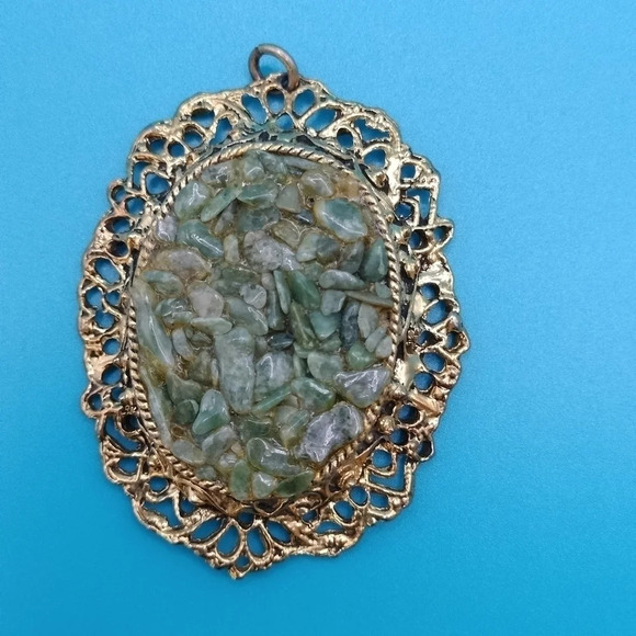 Unbranded Gold tone Filigree trim Jade Pieces Center pendant - Picture 2 of 5